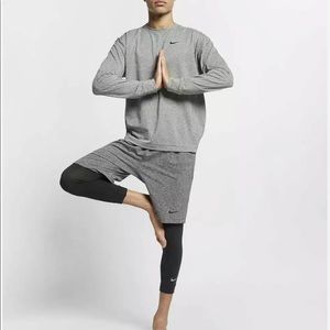 NWT men’s Nike yoga shorts grey